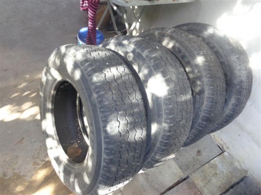 ขายยาง 245/70 ขอบ 16  สวย 2,000  ปี 08 ของที่บ้าน