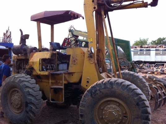 ขายรถคีบไม้ครับตามสภาพเอาไปใช้ประโยชน์ ขายได้ขายเลยไม่มีหลอกลวงแน่นอน ขายรถคีบไม้ครับตามสภาพเอาไปใช้ประโยชน์ ขายได้ขายเลยไม่มีหลอกลวงแน่นอน