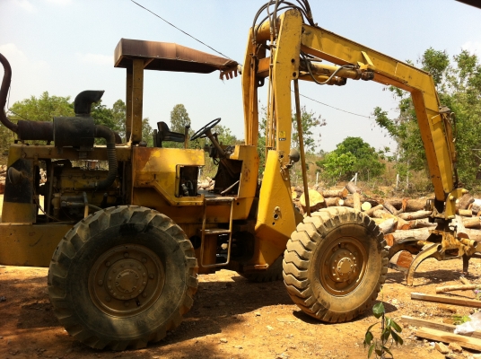 ขายรถคีบไม้ครับตามสภาพเอาไปใช้ประโยชน์ ขายได้ขายเลยไม่มีหลอกลวงแน่นอน