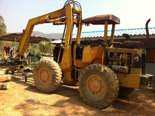 ขายรถคีบไม้ครับตามสภาพเอาไปใช้ประโยชน์ ขายได้ขายเลยไม่มีหลอกลวงแน่นอน ขายรถคีบไม้ครับตามสภาพเอาไปใช้ประโยชน์ ขายได้ขายเลยไม่มีหลอกลวงแน่นอน