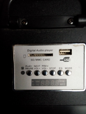 ลำโพง กระเป๋าหิ้ว เสียบ USB card FM มีลำโพง 2 ดอก