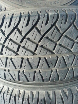 ขายยาง MICHELIN LATTITUDE-CROSS 225-70-15 ปลายปี11 ดอกเต็มๆ ไม่บวม พร้อมใส่ถ่วง ชุดละ 8,500 บาท (เบิกใหม่เส้นละ 4,000 กว่า) ขายยาง MICHELIN LATTITUDE-CROSS 225-70-15 ปลายปี11 ดอกเต็มๆ ไม่บวม พร้อมใส่ถ่วง ชุดละ 8,500 บาท (เบิกใหม่เส้นละ 4,000 กว่า)