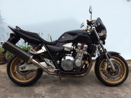 ขายครับcb1300ปี2003ทะเบียนแท้โอนขนส่ง สภาพรถ100\%ครับ 250,000- (087-098-9599)ฮัด