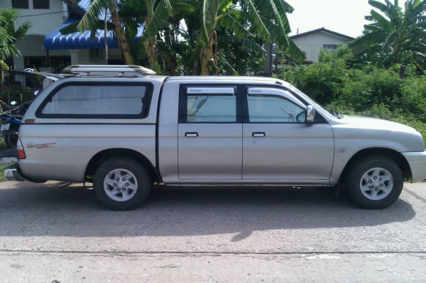 มิตซูบิชิสตาดาร์ สีบรอน 4 ประตูสภาพดี ปี 2004