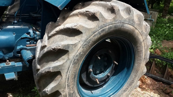 ขาย FORD 6610 ท่อไอดีโต ปั้มแถว เลี้ยวจีโรเตอร์ ทำสีใหม่ ยางล้อหลัง 80\% ท่อไอเสียใหม่ เบาะนั่งใหม่ เช็คปั้มโซล่ามาใหม่ ยังไม่ได้ทำงานเลย เล่มทะเบียนพร้อมโอนปีละ 50 บาท มีผานหน้ากับเครื่องเจาะหลุม ราคา 360,000 บาท ขาย FORD 6610 ท่อไอดีโต ปั้มแถว เลี้ยวจีโรเตอร์ ทำสีใหม่ ยางล้อหลัง 80\% ท่อไอเสียใหม่ เบาะนั่งใหม่ เช็คปั้มโซล่ามาใหม่ ยังไม่ได้ทำงานเลย เล่มทะเบียนพร้อมโอนปีละ 50 บาท มีผานหน้ากับเครื่องเจาะหลุม ราคา 360,000 บาท