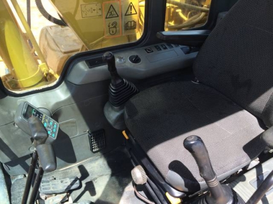 ขายรถแบคโฮ KOMATSU PC130-6 ระบบไฟฟ้าเต็ม รถนอกนำเข้าสภาพสวย สนใจติดต่อ 081-2990958 มีVDOการทำงานครับ ขายรถแบคโฮ KOMATSU PC130-6 ระบบไฟฟ้าเต็ม รถนอกนำเข้าสภาพสวย สนใจติดต่อ 081-2990958 มีVDOการทำงานครับ