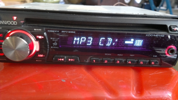 เครื่องเล่น MP3/WMA 50Wx4 KDC-MP142