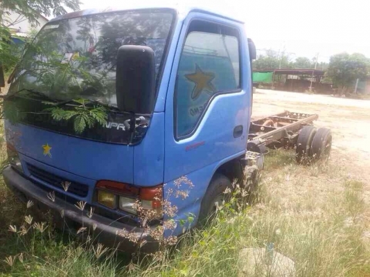 ขายแชสซีหกล้อ ISUZU NPR เครื่อง 136 แรง รถห้าง ปี 48 ทะเบียนพร้อม