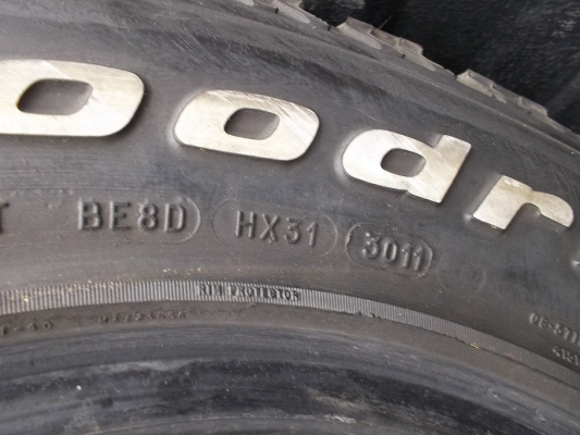 ขายยาง 265-70-16 BF ปี11  4 เส้น  ดอกสวย