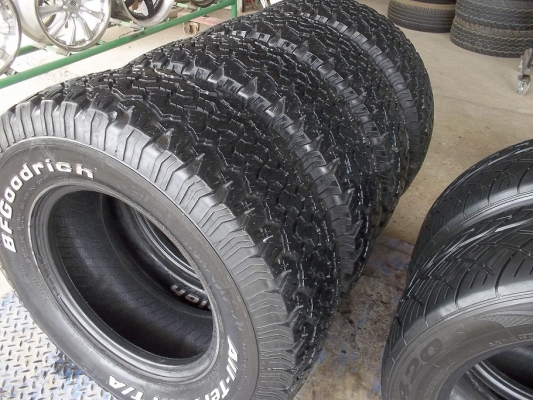 ขายยาง 265-70-16 BF ปี11  4 เส้น  ดอกสวย