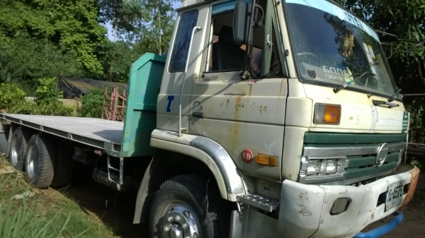 10ล้อ2เพลา NISSAN CW430M 250แรง(ในเล่ม)พื้นเรียบ ปี*38รถเดิมๆบาง ห้างแท้...