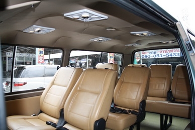 TOYOTA, HIACE เครื่อง 1 JZ เบนซิน ปี2001 เกียร์ออโต้ ภายในแต่ง VIP สวยตามรูป เครื่องดี เงียบมาก ๆ แอร์เย็น ช่วงล่างแน่น มาลองขับ เอกสารพร้อมโอน มือ 1