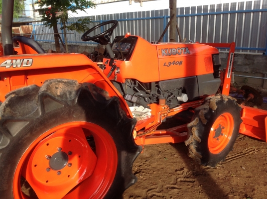 ปัญญาแทรคเตอร์มาแล้ว...จัดมาให้ครับ คูโบต้า L3408พร้อม  ใบมีดตราช้าง โรตาลี่โชคชัย เล่มพร้อม  ส่งฟรีทั่วไทยครับ จัดส่ง จ.ลำปาง