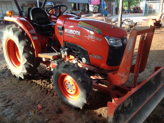 ปัญญาแทรคเตอร์มาแล้ว...นางฟ้า ครับ รถไร่แท้ๆ ไม่เคยลงน้ำ คูโบต้า L3608 พร้อมใบมีดคานล่างFD163F ผาน6x22ตราช้าง ทำงาน 372 ชม. จัดส่ง อ.ขาณุฯ จ.กำแพงเพชร