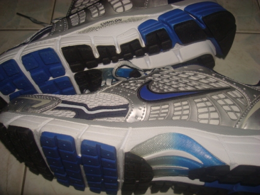 ขาย รองเท้าNike รุ่น Zoom Vomero 4