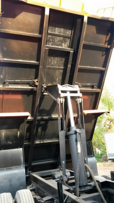 หัวยาวหกล้อดั๊มต่อใหม่ ISUZU HTR  เครื่อง 6BD1 165 แรง อดีตรถการไฟฟ้า วิ่งมาแค่ 180,000 KM. สภาพ 90\%