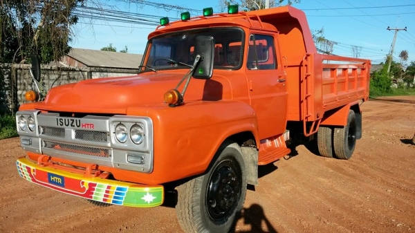 หัวยาวหกล้อดั๊มต่อใหม่ ISUZU HTR  เครื่อง 6BD1 165 แรง อดีตรถการไฟฟ้า วิ่งมาแค่ 180,000 KM. สภาพ 90\%
