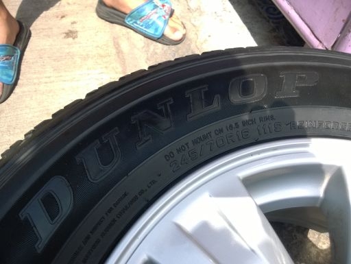 ล้อแม็ก Mitsubishi Triton-plus ขอบ 16 กว้าง 7 ออฟ38 พร้อมยาง Dunlop Grandtrek 245-70-16 ปี12 สภาพพร้อมใช้ มีรอยนิดเดียว ราคา 4 วง 11,500 บาท