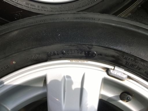 ล้อแม็ก Mitsubishi Triton-plus ขอบ 16 กว้าง 7 ออฟ38 พร้อมยาง Dunlop Grandtrek 245-70-16 ปี12 สภาพพร้อมใช้ มีรอยนิดเดียว ราคา 4 วง 11,500 บาท