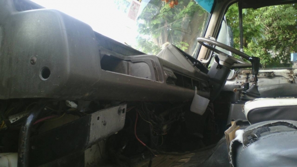 ขายรถ 10 ล้อพื้นเรียบ NISSAN UD CWM430M-04146 250 แรงม้า 2 เพลา ราคา 680000