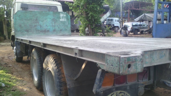 ขายรถ 10 ล้อพื้นเรียบ NISSAN UD CWM430M-04146 250 แรงม้า 2 เพลา ราคา 680000