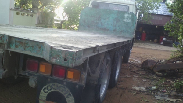 ขายรถ 10 ล้อพื้นเรียบ NISSAN UD CWM430M-04146 250 แรงม้า 2 เพลา ราคา 680000