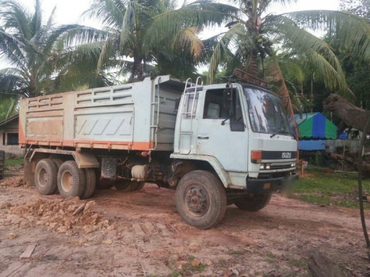 รถอีซูซุ 10 ล้อดั้ม 240 แรงม้า.  ( ขาวทำฟ้า ตัวสุดท้าย. )  สนใจติดต่อ 081 - 6079515