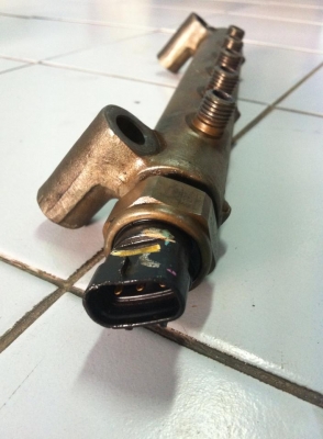 ด่วนน! ขายดันรางน้ำมันดีเซล TOYOTA D4D 2.5 COMMONRAIL