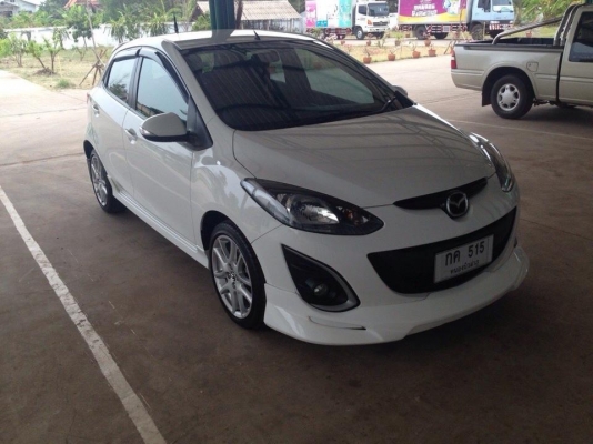 ขายดาวน์รถเก๋งมาสด้า2