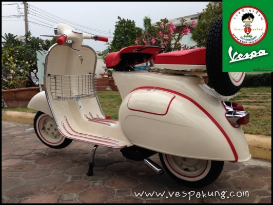 ขายเวสป้า 64 สีขาวครีม อุปกรณ์ชุบโครเมี่ยมทั้งคัน