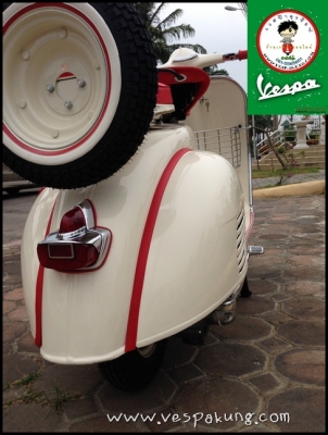 ขายเวสป้า 64 สีขาวครีม อุปกรณ์ชุบโครเมี่ยมทั้งคัน