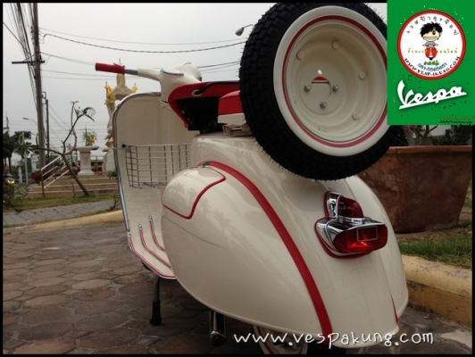 ขายเวสป้า 64 สีขาวครีม อุปกรณ์ชุบโครเมี่ยมทั้งคัน