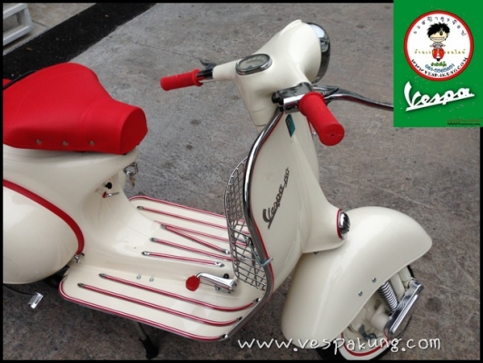 ขายเวสป้า 64 สีขาวครีม อุปกรณ์ชุบโครเมี่ยมทั้งคัน