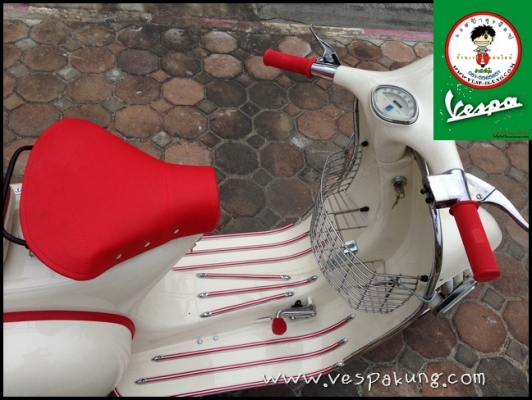 ขายเวสป้า 64 สีขาวครีม อุปกรณ์ชุบโครเมี่ยมทั้งคัน