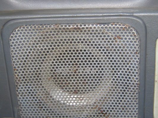 ขายรถกระบะไมตี้ x รุ่นพิเศษลักชูรี่ ปี 96 ติดเครื่องเสียงชุดใหญ่เพาเวอร์แอมป์ 2 ตัวดังกระหึ่ม