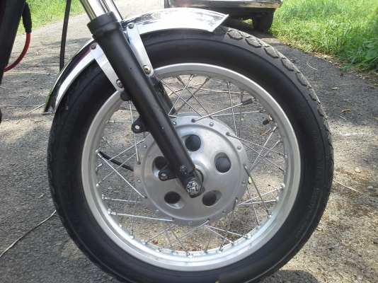 ขายYamaha Sr400cc.เครื่องแน่น สภาพตามรูป ไฟติดครบ ยางพอได้ครับ