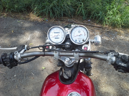 ขายYamaha Sr400cc.เครื่องแน่น สภาพตามรูป ไฟติดครบ ยางพอได้ครับ