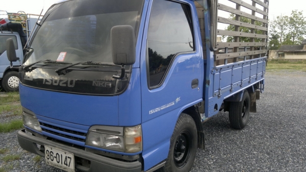 ขายรถบรรทุก 4 ล้อ เล็ก  NKR 100 เทอร์โบ รุ่นยูโรทู หัวกาตูน