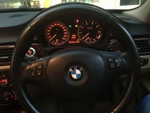 BMW 320i SE