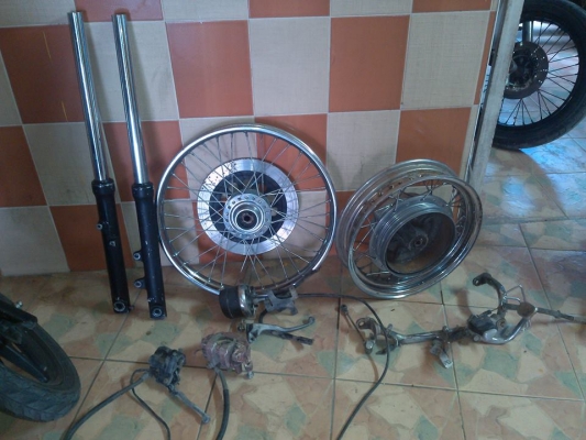 ซาก yamaha virago400 มีสำเนาหน้าเล่ม ขาย4,000บาท.