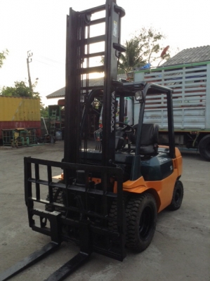 +++ ขายโฟล์คลิฟท์ TOYOTA 7FD25  ขนาด 2.5 ตัน   รุ่น 7  เครื่องยนต์ดีเซล  เสา 4.5 เมตร ฮิ้งค์โฟล์ค งากระดก  เกียร์ธรรมดา  ล้อหน้าคู่  ยางลม  *** รถสภาพดี  พร้อมใช้งาน  สนใจรายละเอียดคุยได้ครับ โทร. 081-659-7598 ***