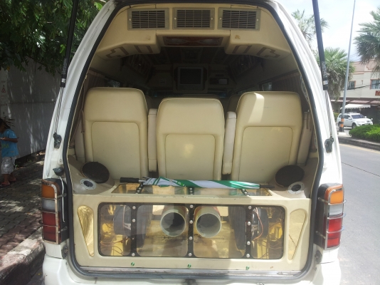 TOYOTA COMMUTER ปี2004แต่งV.I.Pเดิมๆสวยๆพร้อมใช้