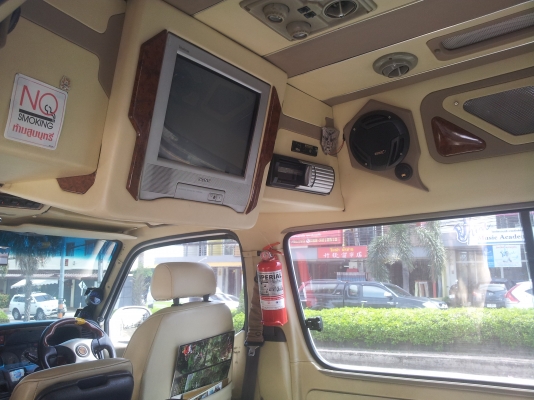 TOYOTA COMMUTER ปี2004แต่งV.I.Pเดิมๆสวยๆพร้อมใช้