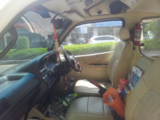 TOYOTA COMMUTER ปี2004แต่งV.I.Pเดิมๆสวยๆพร้อมใช้