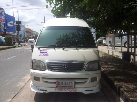 TOYOTA COMMUTER ปี2004แต่งV.I.Pเดิมๆสวยๆพร้อมใช้