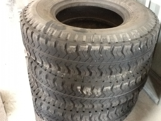 รับหล่อดอกยางตันและยางลมทุกขนาด จำหน่ายยางใหม่ทุกยี่ห้อ รับหล่อดอกยางตันและยางลมทุกขนาด จำหน่ายยางใหม่ทุกยี่ห้อ