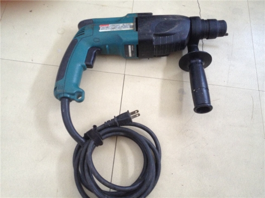 สว่านกระแทก2ระบบหมุนทางเดียว Makita HR2441 พร้อมอุปกรณ์ดั้งเดิมครบ