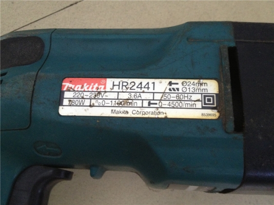 สว่านกระแทก2ระบบหมุนทางเดียว Makita HR2441 พร้อมอุปกรณ์ดั้งเดิมครบ