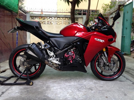 CBR 250r เอาไปเลยครับทั้งคันราคานี้ถึงสิ้นเดือนนี้