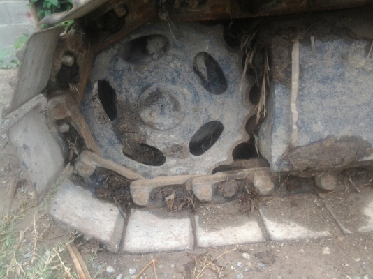 ขายรถแบคโฮ KOMATSU PC40-2 สภาพสวย พร้อมใช้งาน ขายรถแบคโฮ KOMATSU PC40-2 สภาพสวย พร้อมใช้งาน